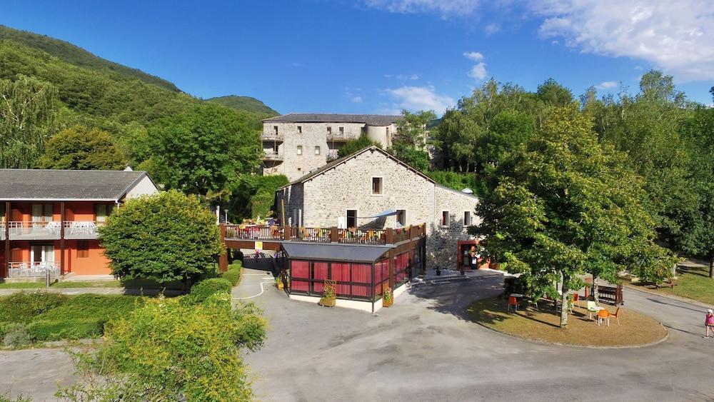 Vvf Sud Aveyron Hotel Brusque Exterior foto